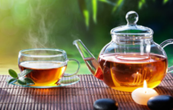Ob reiner Tee, natürlich aromatisiert oder rafiniert gemischt: Wir treffen Ihren Teegeschmack! Herzel Tees stammen aus den Kernländern des Teeanbaus in Asien, Afrika und Südamerika. Wir verwenden für unsere Tees ausschließlich die neueste, verfügbare Ernte. Die handverlesen Zutaten stellen den uneingeschränkten Teegenuß sicher. Unsere harmonisch aufeinander abgestimmten Teemischungen laden zum gen